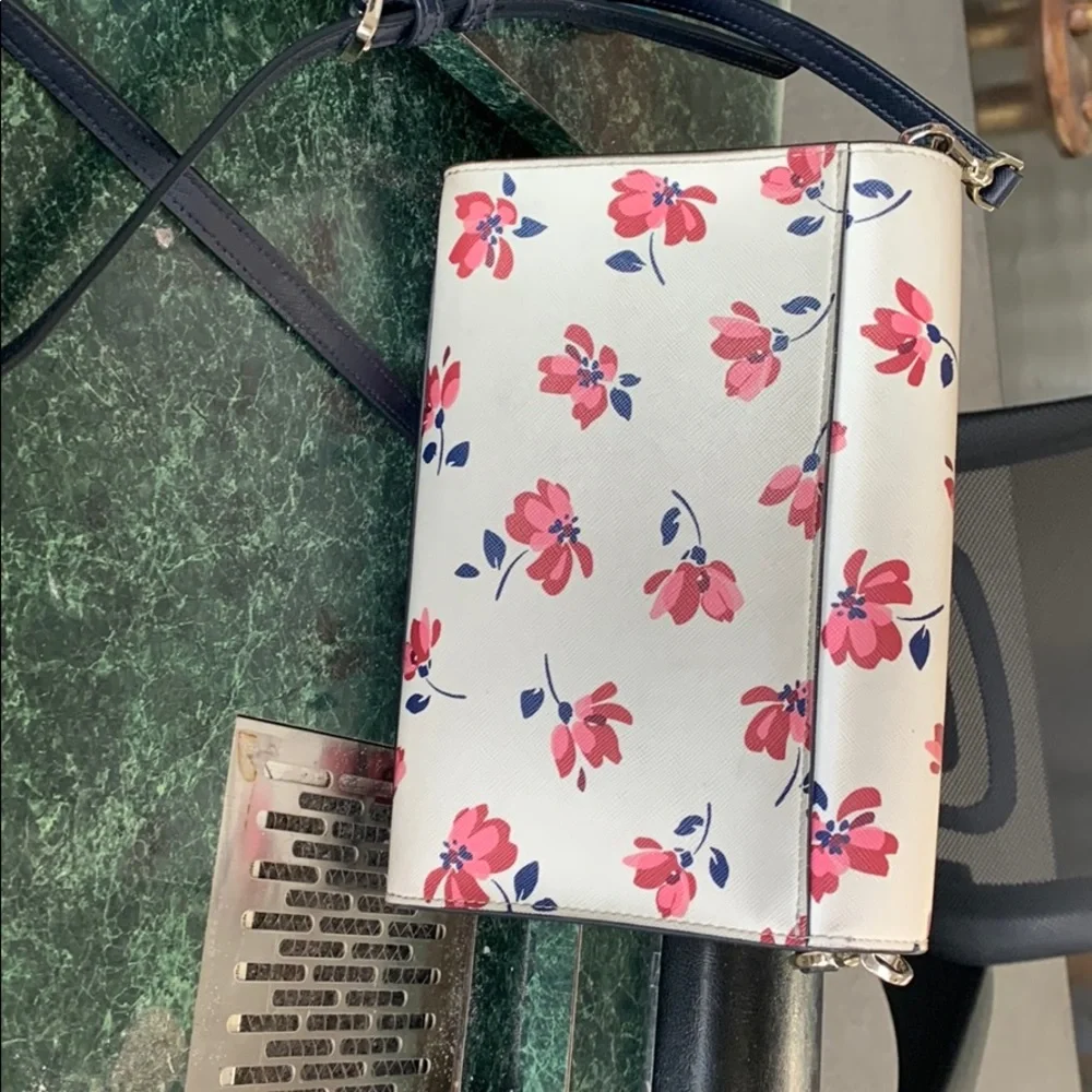 Kate Spade Carson Convertible Crossbody Bag - Picture 2 of 2